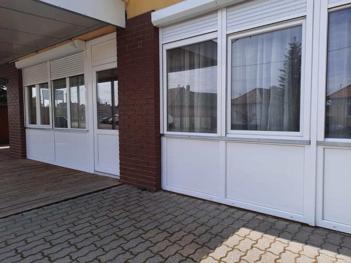 Nagykáta Fenyo Apartman 아파트 외부 사진